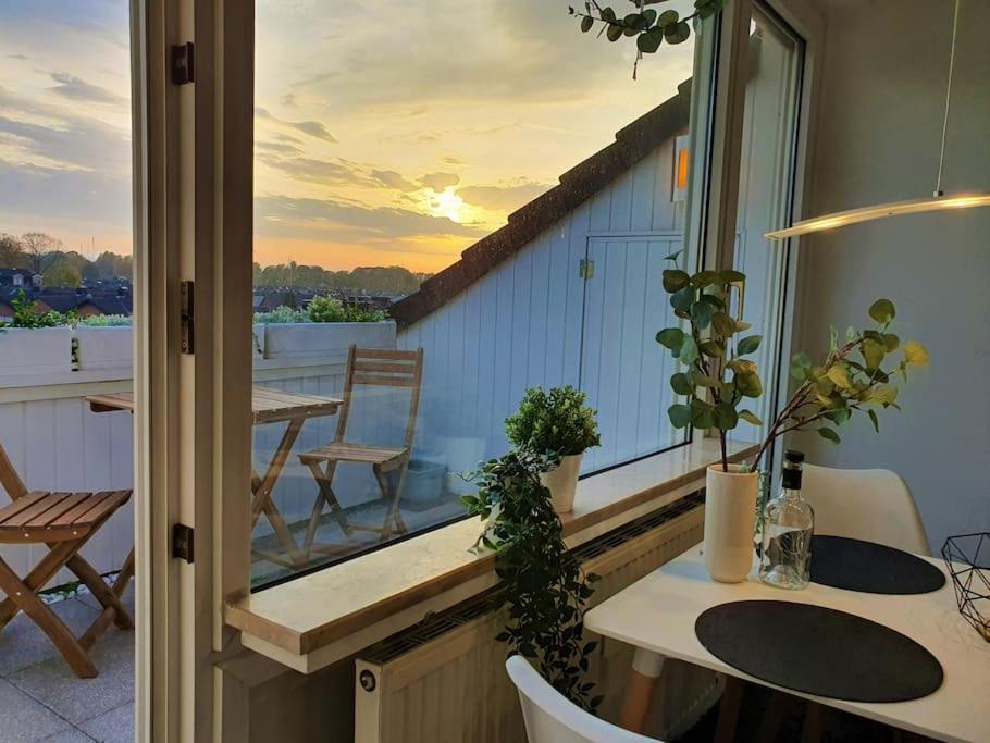 Modernes Und Ruhiges Appartement Mit Loggia Marl Exterior foto